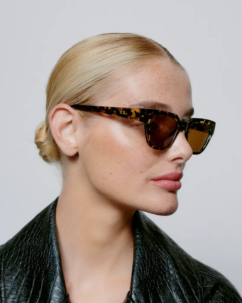 KAWS BLACK YELLOW TORTOISE 6.webp