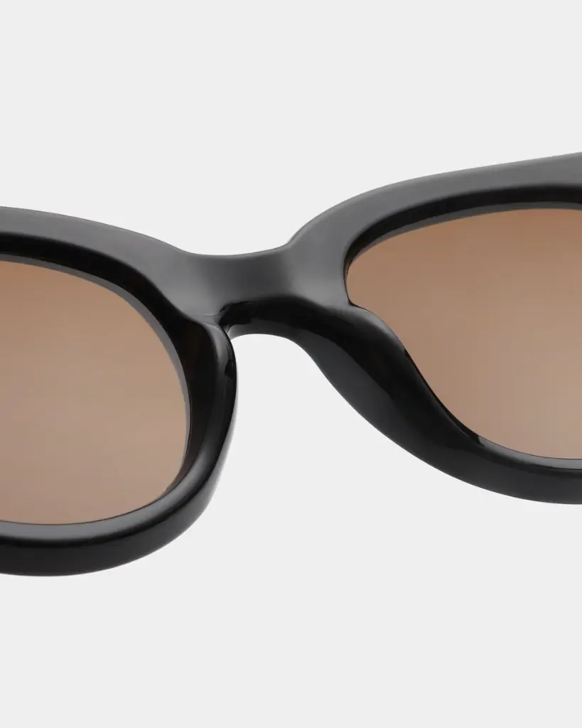LILLY BLACK 3.webp