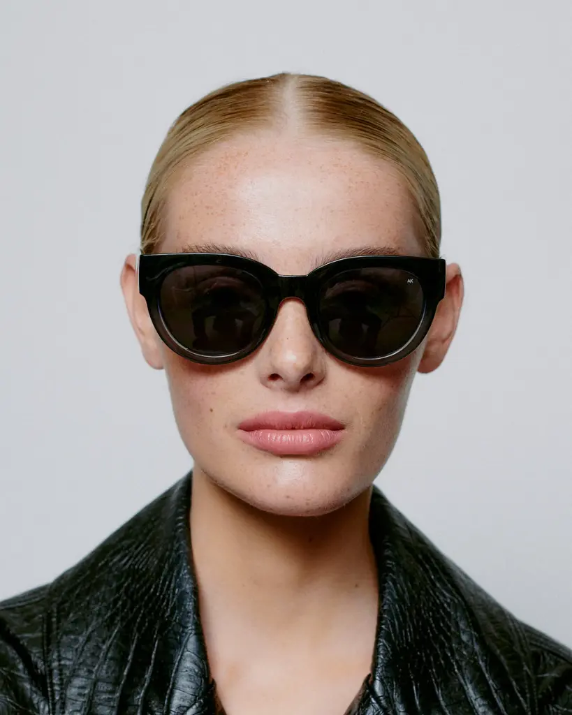 LILLY BLACK 5.webp