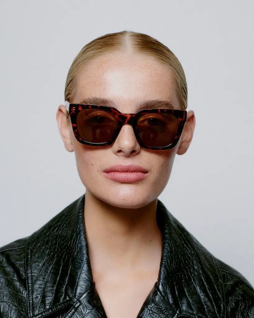 NANCY DEMI TORTOISE 5.webp