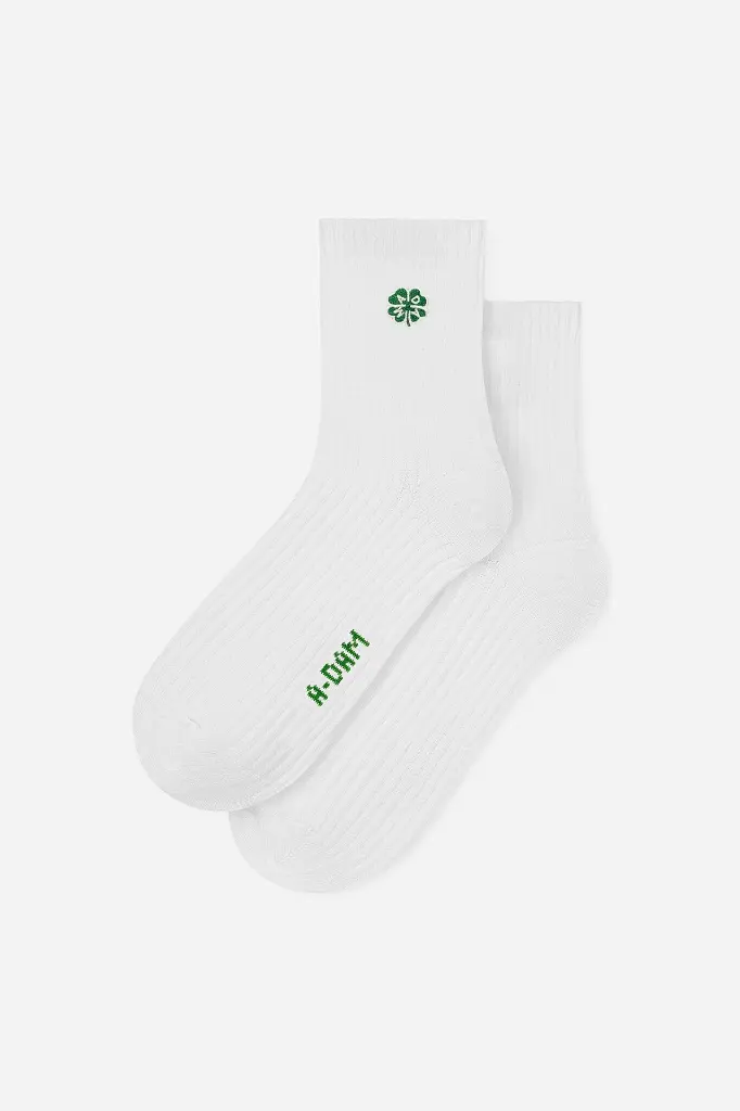 WHITE LUCKY (1).webp