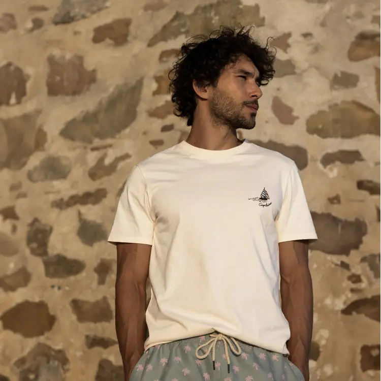 prod-37222-t-shirt-ecru-coton-coton-recycle-modele-arcy-750x750-fs.webp