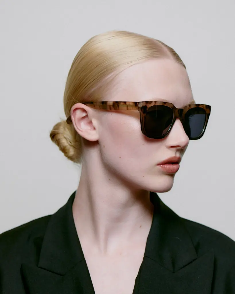 NANCY COQUINA GREY TRANSPARENT 4.webp